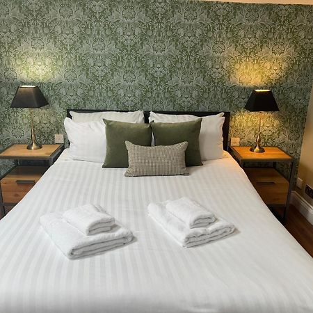 The Mortimer Arms (Adults Only) Ромси Экстерьер фото