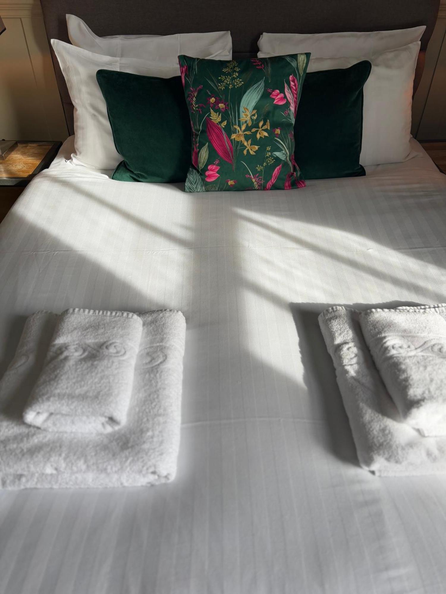 The Mortimer Arms (Adults Only) Ромси Экстерьер фото
