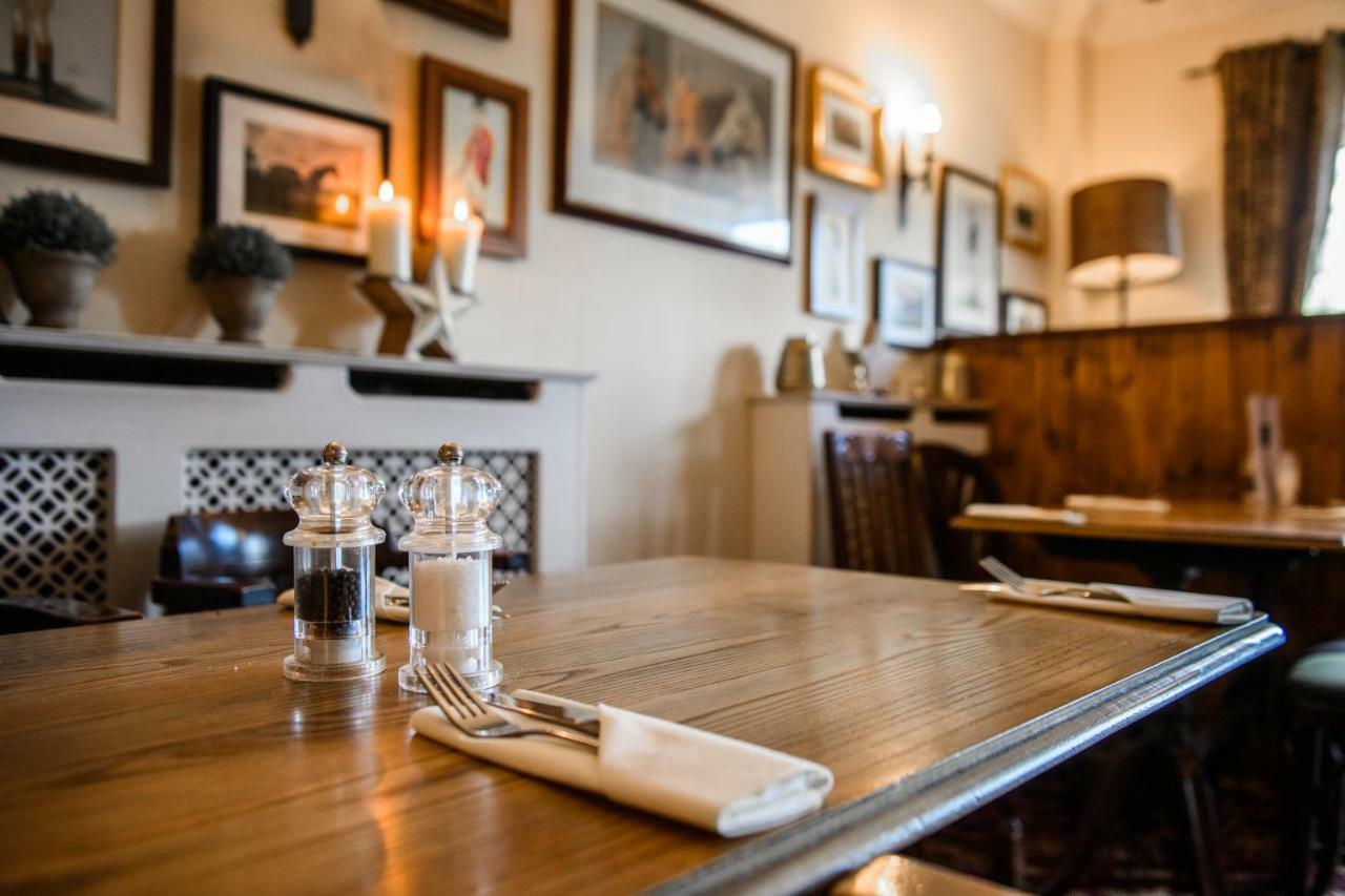 The Mortimer Arms (Adults Only) Ромси Экстерьер фото